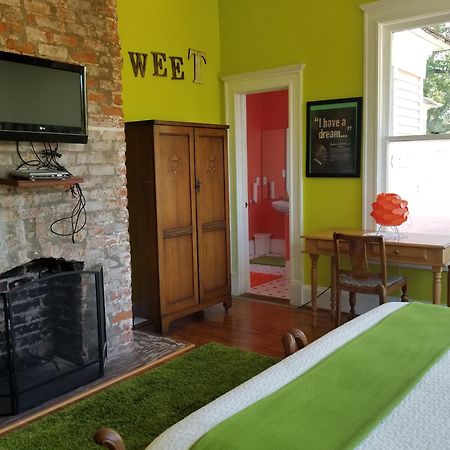 The Peach House Bed & Breakfast Атланта Екстериор снимка