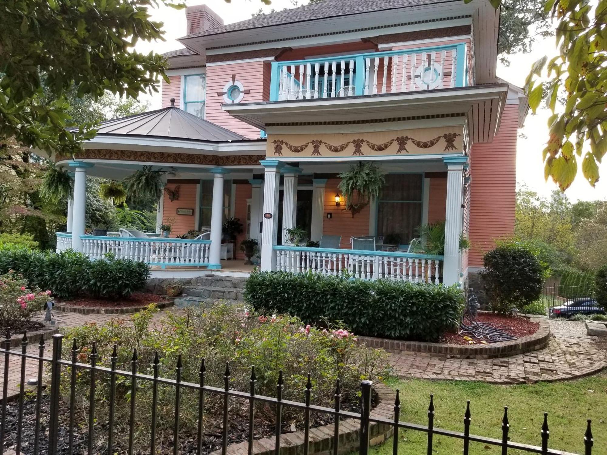 The Peach House Bed & Breakfast Атланта Екстериор снимка