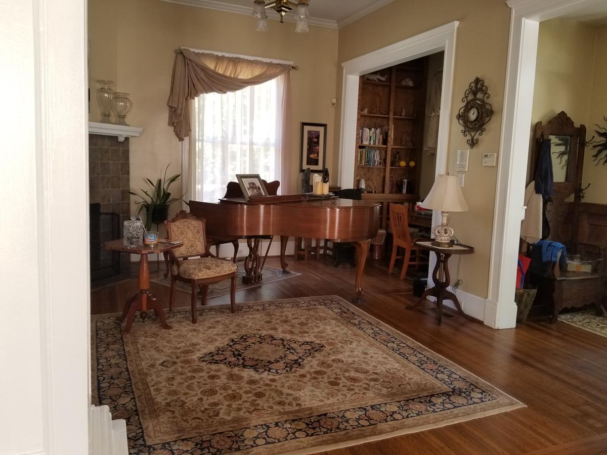 The Peach House Bed & Breakfast Атланта Екстериор снимка