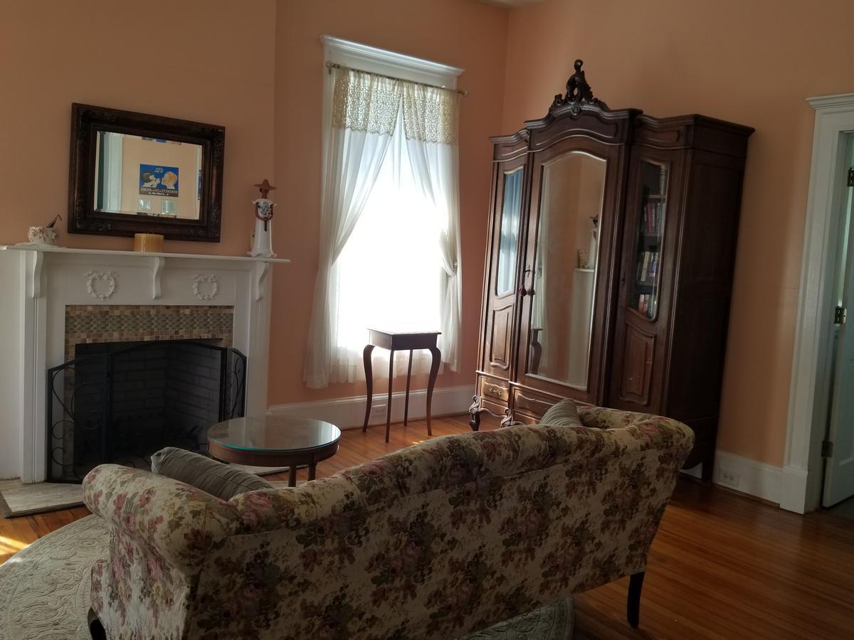 The Peach House Bed & Breakfast Атланта Екстериор снимка